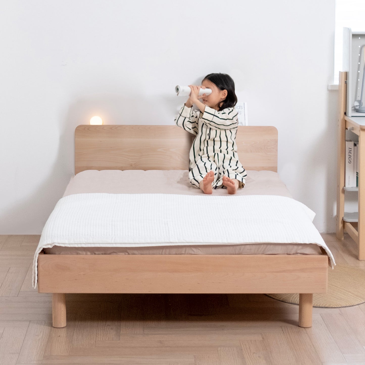 No. 1 Bed with Wooden Headboard