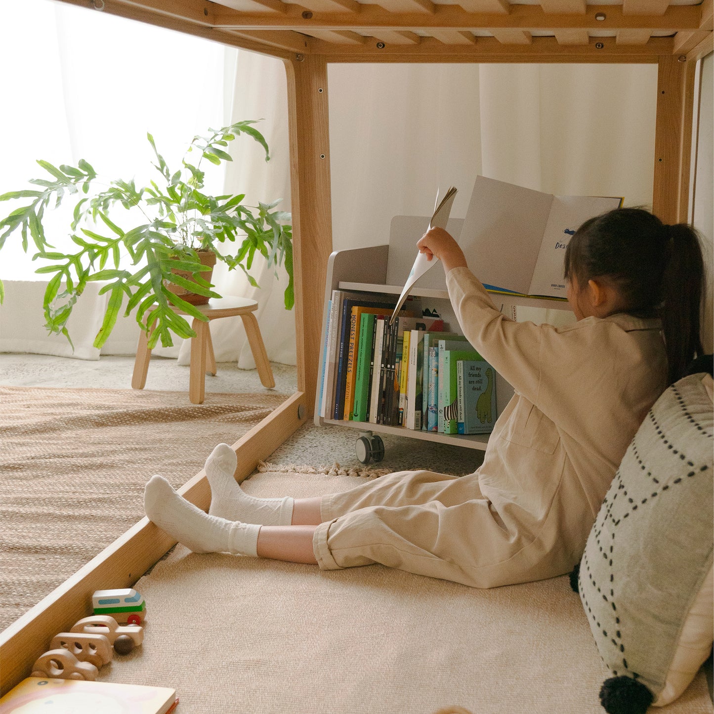 Big Eyes Reversible Low Loft Bed