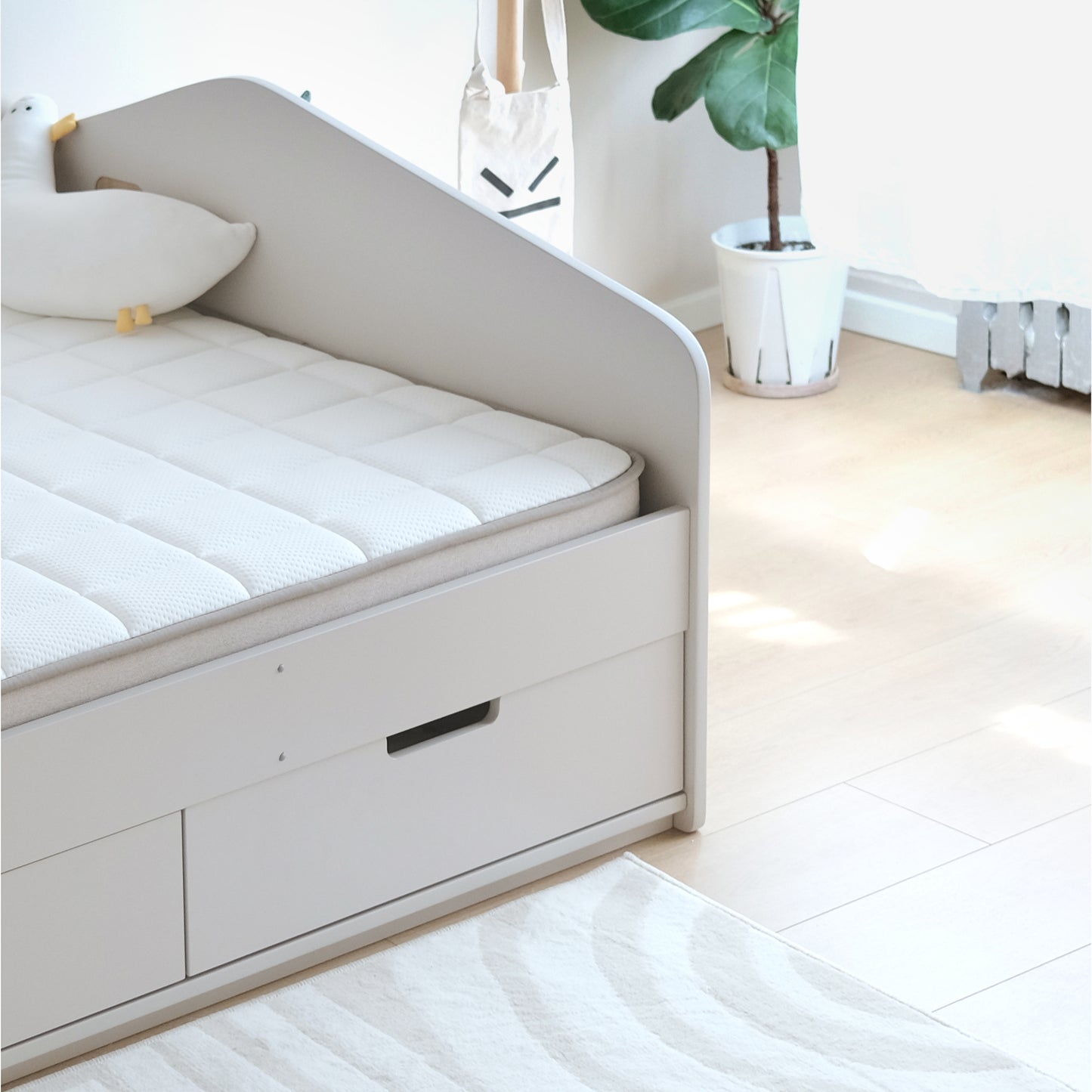 Little House Storage Bed