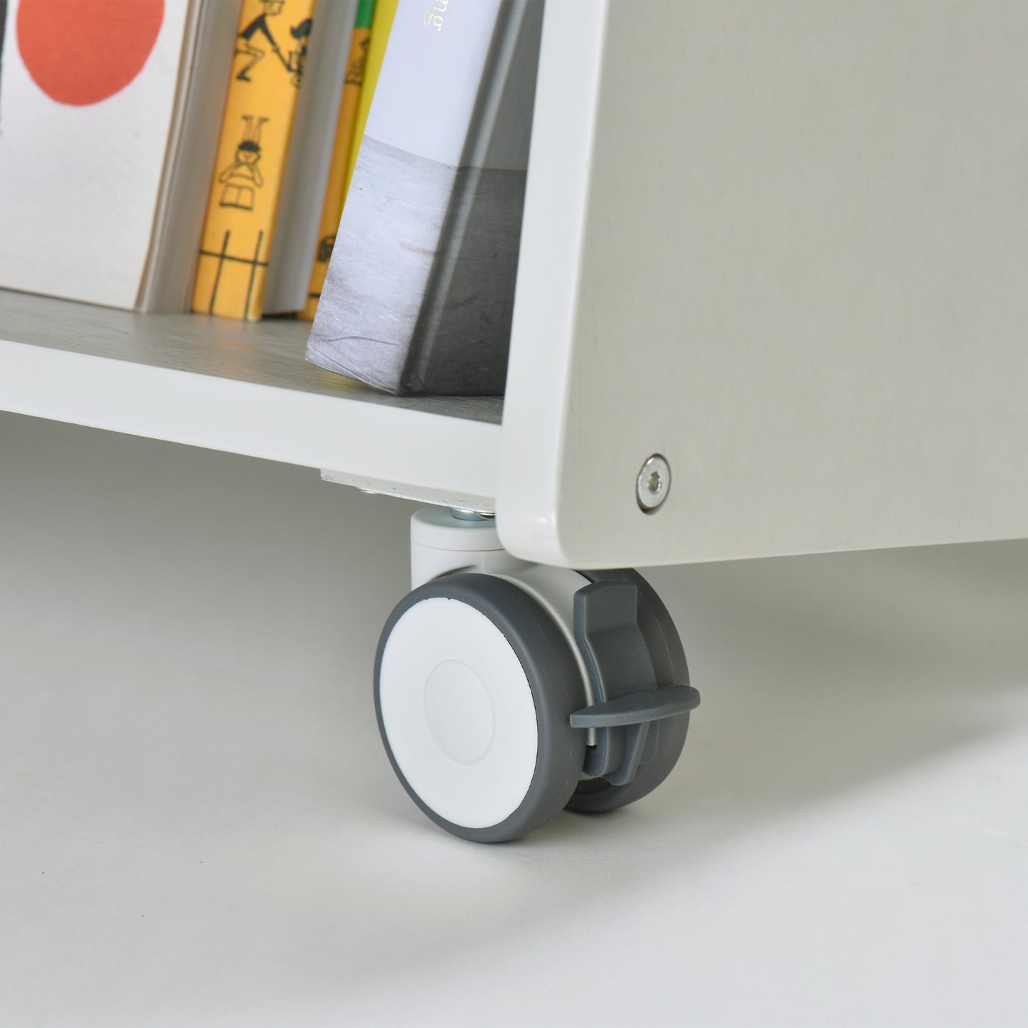 Little Pants Mobile Bookshelf