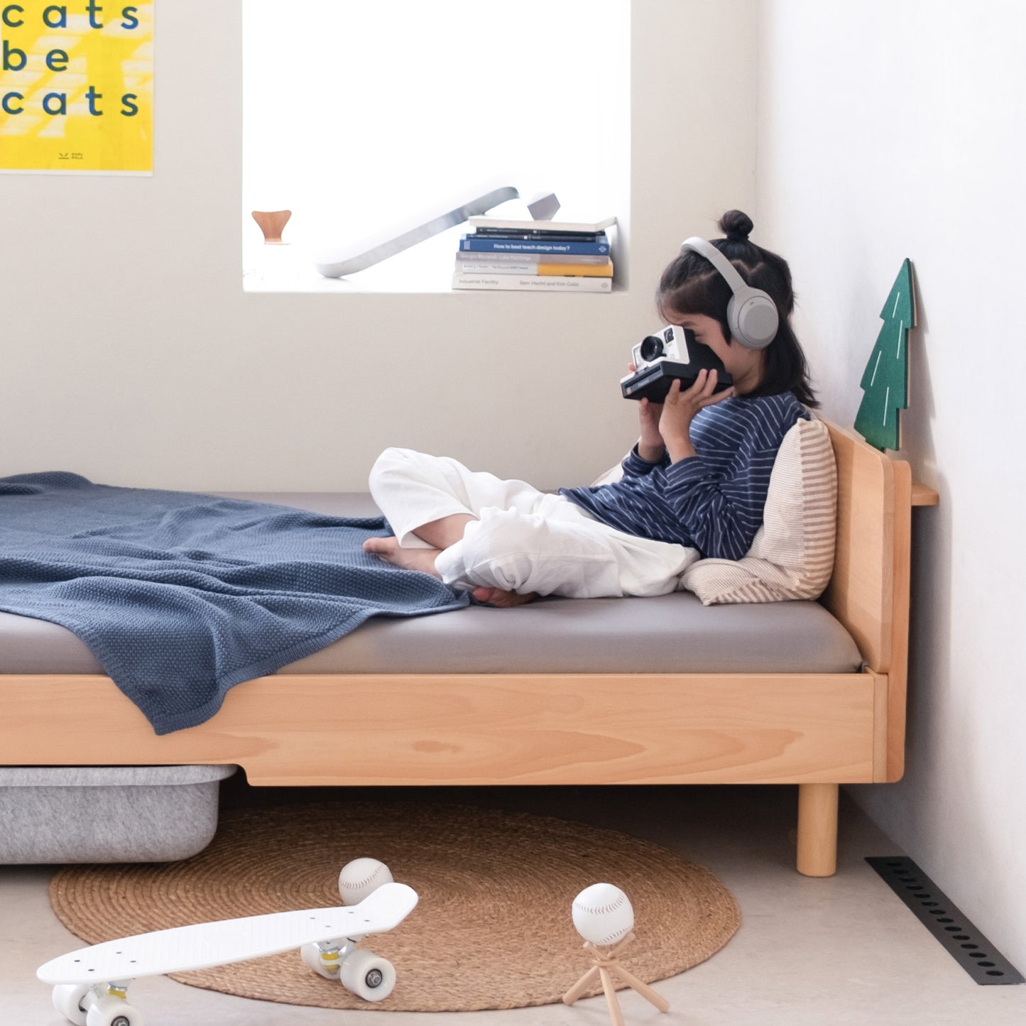 No. 1 Bed with Wooden Headboard