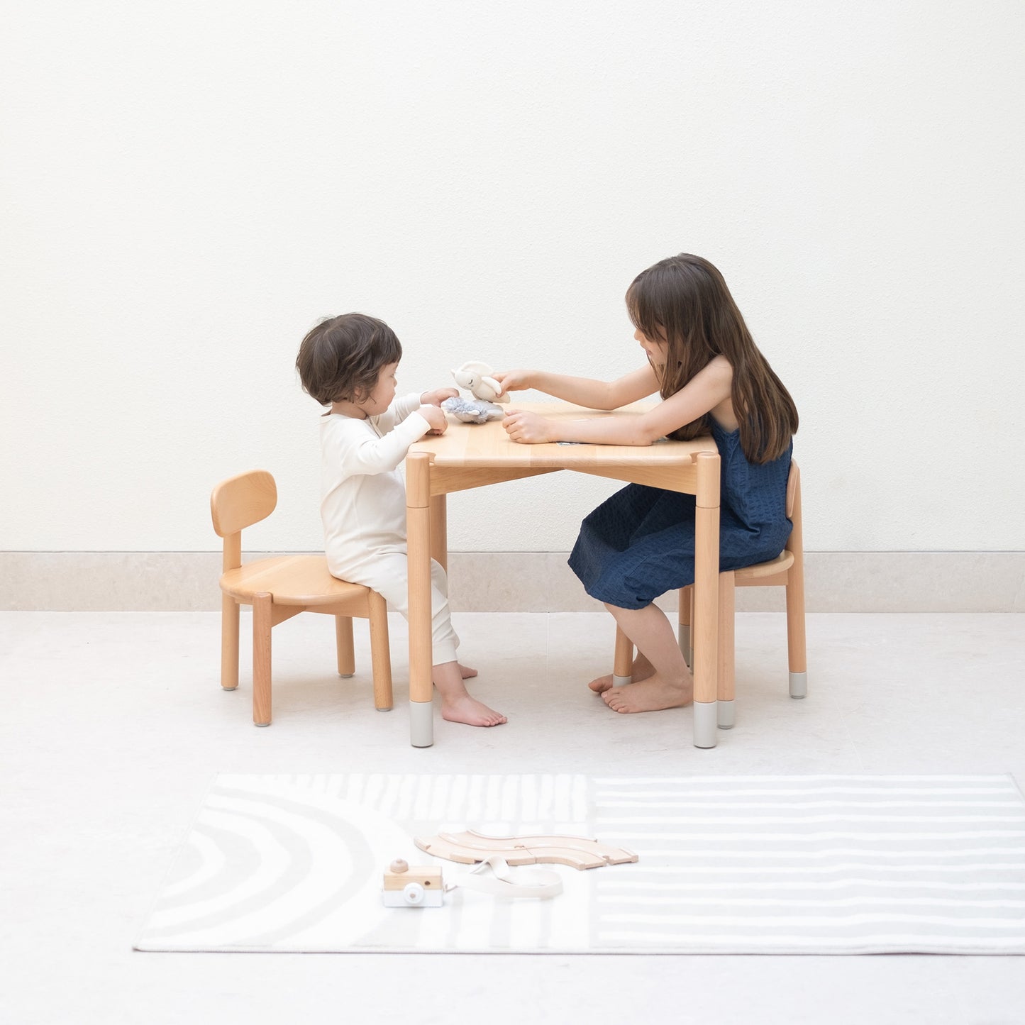 Snowy Paws Adjustable Play Table & Chair