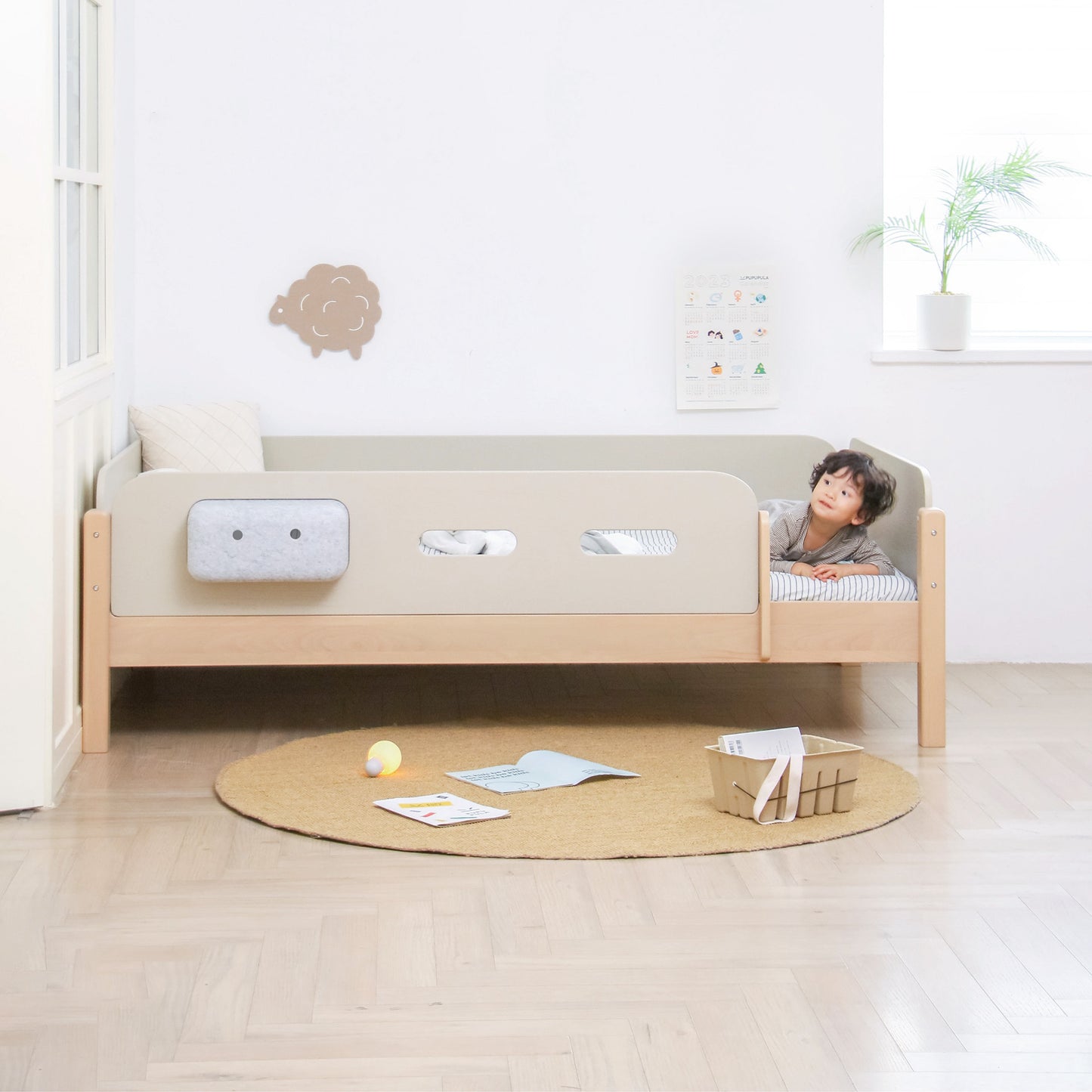 Steady Bed with 4-sided Bedrails