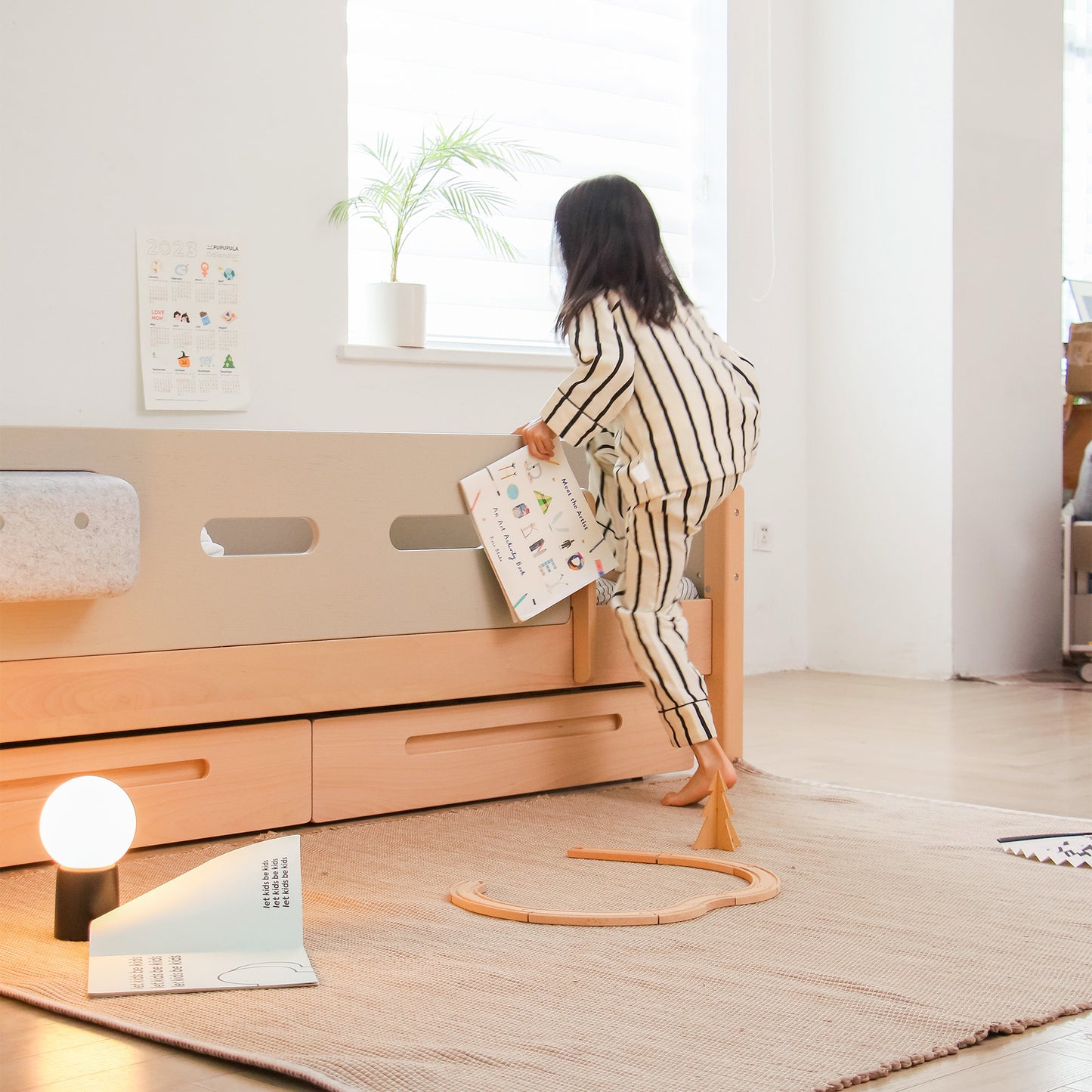 Steady Children's Bed with 4-sided Bedrails